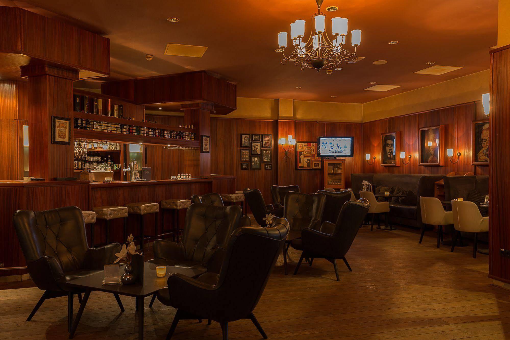 Van Der Valk Hotel Melle - Osnabrueck エクステリア 写真